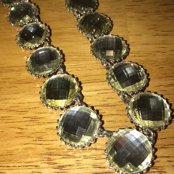 Crystal Tone - Necklace - Picture 4 of 4